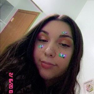 Meet your Posher, Vanessa